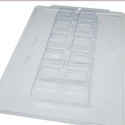 Forma plástica transparente para chocolates ou gelatina com 10 cavidades quadradas