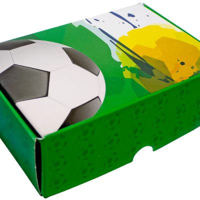 Caixa verde decorada com bola de futebol e artes coloridas