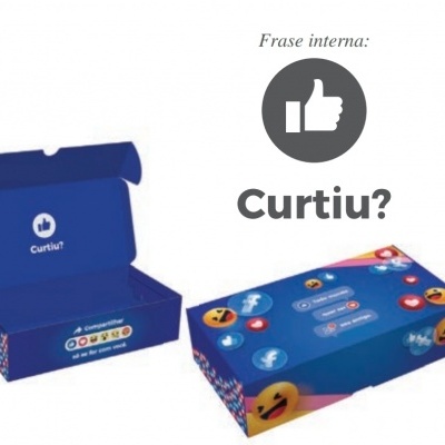 Caixas azuis de cartão com emojis e texto 'Curtiu?'