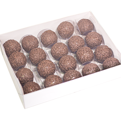 Caixa branca com 20 brigadeiros de chocolate cobertos com granulados