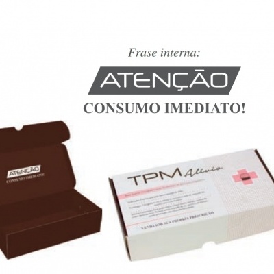Caixa embalagem branca com texto TPM Alívio e caixa aberta castanha com aviso de consumo imediato