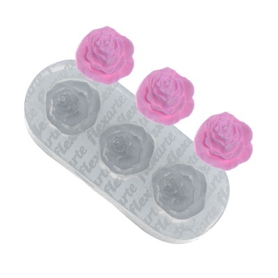 Molde de silicone com três flores rosas em forma de rosa