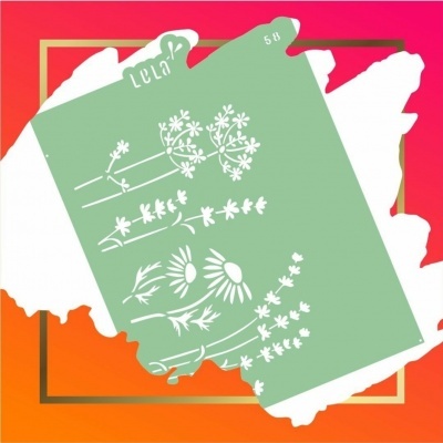 Stencil verde com desenhos de flores brancas sobre fundo vermelho e laranja