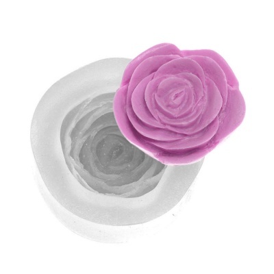 Molde de silicone branco com rosa rosa detalhada
