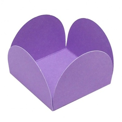 Recipiente quadrado roxo em papelão com lados arredondados