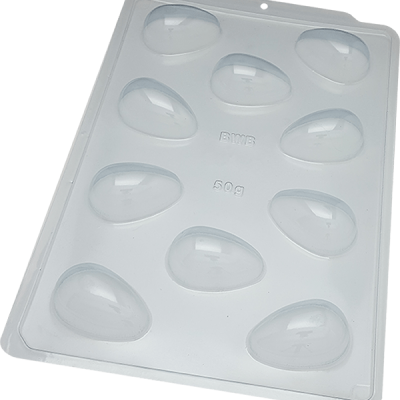 Forma transparente com cavidades em forma de ovo para moldar chocolates