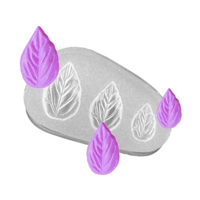 Molde de silicone cinza com cavidades em forma de folhas e peças roxas moldadas