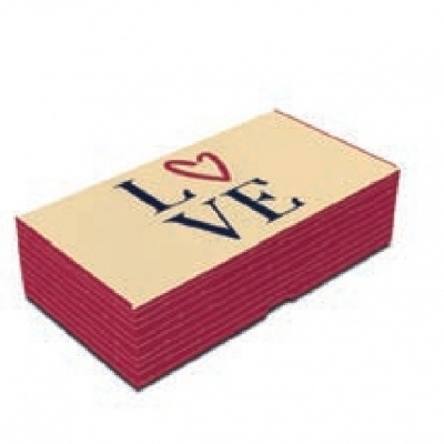 Cartões retangulares com texto LOVE e bordas vermelhas