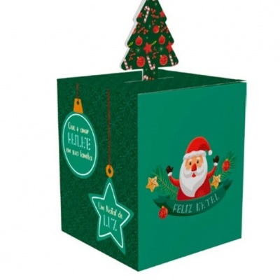 Caixa verde decorada com motivos de Natal, incluindo pai natal e árvore