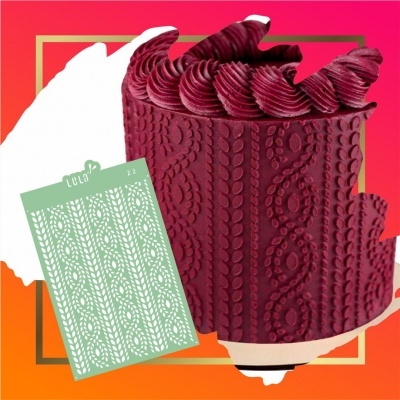 Molde verde para decoração de bolos e bolo vermelho com textura rendilhada