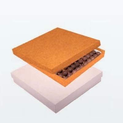 Colchão com camadas branca, amarela e bolhas pretas