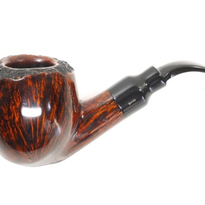 Cachimbo de madeira castanho com boquilha preta e texto BARI.