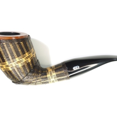 Cachimbo de fumar com corpo em padrão riscado castanho e bege e bocal preto
