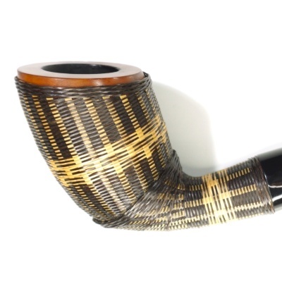 Cachimbo de fumar com corpo tecido e rebordo em madeira