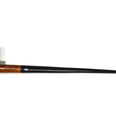 Cachimbo de madeira castanha e haste preta longa