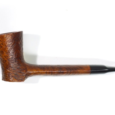 Cachimbo de madeira castanho com bocal preto