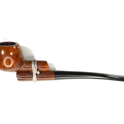 Piteira de cachimbo em madeira castanha com tubo preto