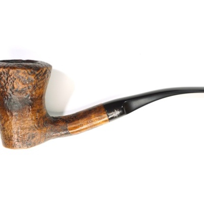 Cachimbo de tabaco em madeira castanha e haste preta