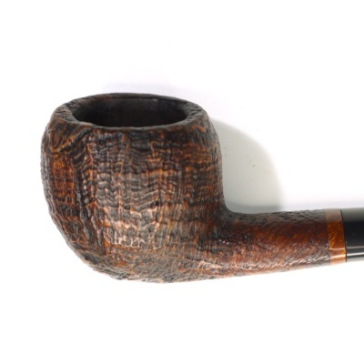 cachimbo de madeira rústico castanho com bocal preto