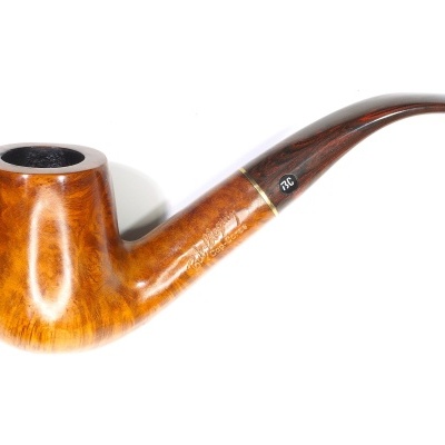 Piteira de cachimbo em madeira clara polida com tubo castanho escuro