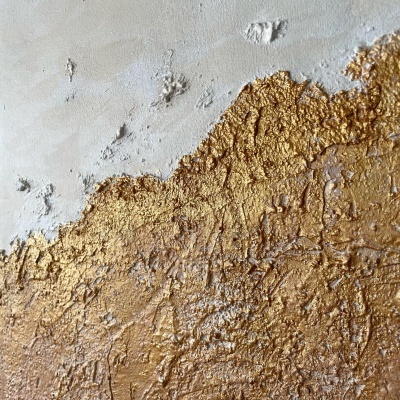 Pintura abstrata com textura em bege claro e dourado metálico