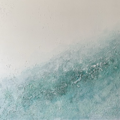 Parede texturizada com pintura branca e azul esverdeado