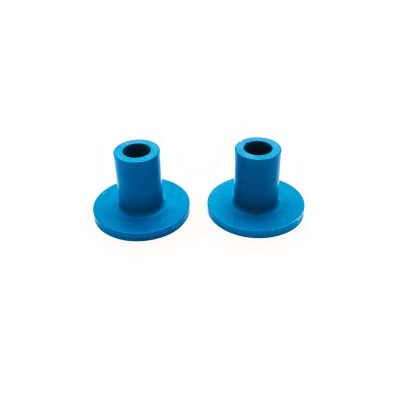 Dois objetos cilíndricos azuis em borracha com base larga