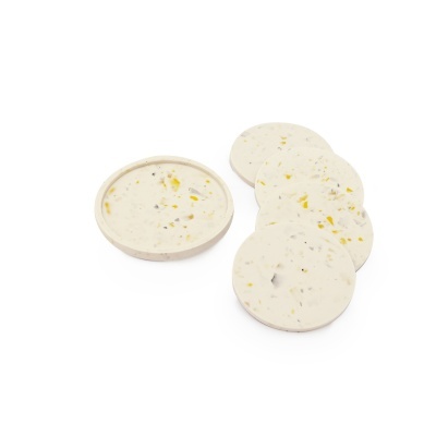 bases para copos redondas em pedra artificial clara com inclusões amarelas e pretas