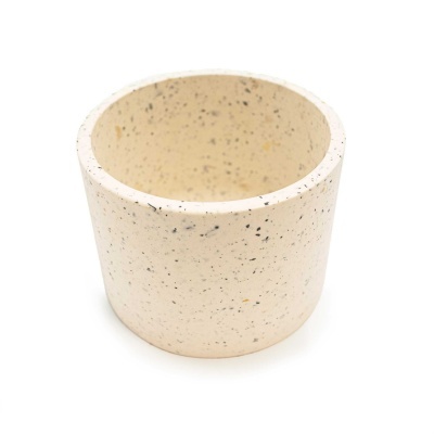 vaso de planta em cerâmica branco com pontos pretos