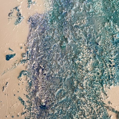 superfície texturizada com cores azul esverdeado, azul escuro e bege