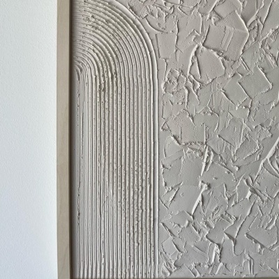 Quadro decorativo com texturas em relevo e moldura de madeira