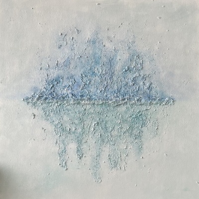 Quadro abstrato azul e branco com textura espessa e gotas que parecem escorrer