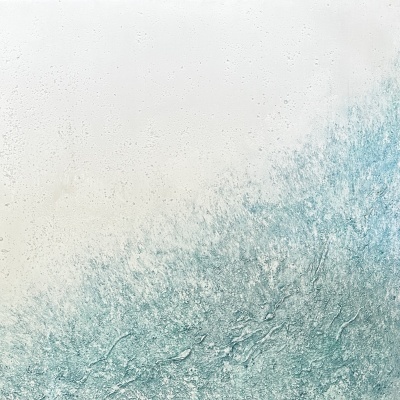 Pintura abstrata texturizada em azul claro, branco e bege