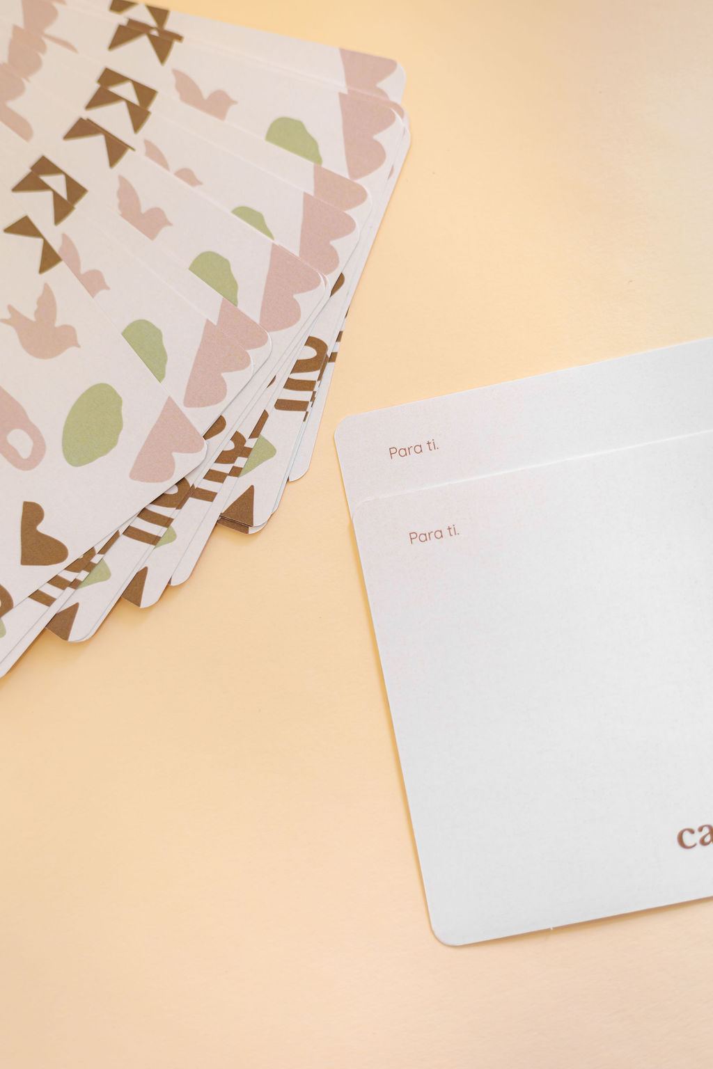 cartões de papel com padrões e texto Para ti.