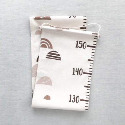 tecido com padrão e números 130 a 150