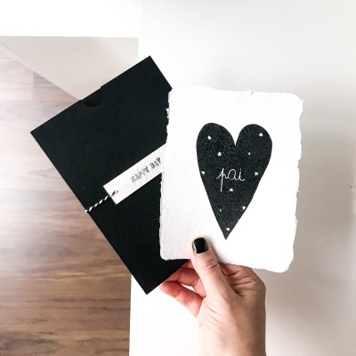 Cartão artesanal para pai com envelope preto e fita branca