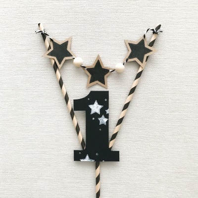 Topper para bolo com número 1 e estrelas em preto e branco