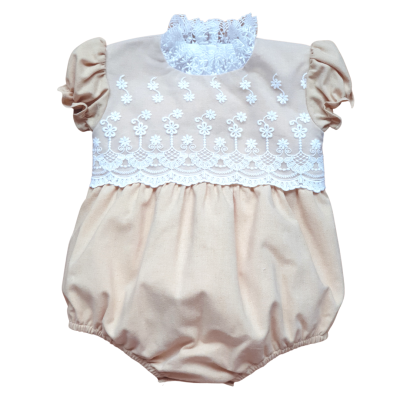 Body bege para bebé com gola e faixa branca em renda floral