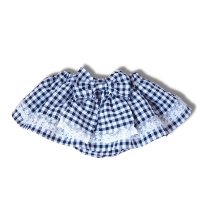 Saia xadrez azul e branco com laço e renda branca