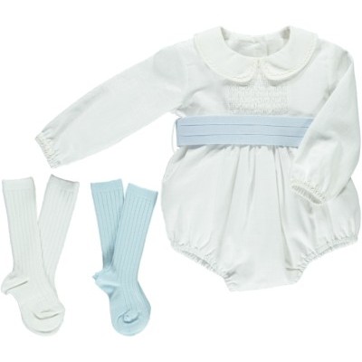 Conjunto bebé branco com cinto azul e duas pares de meias