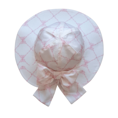 chapéu feminino branco com padrão rosa e grande laço