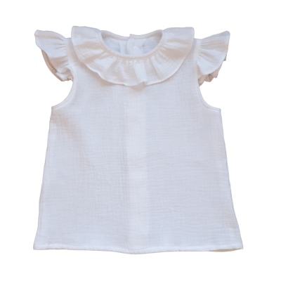 Blusa branca infantil com gola e mangas curtas frisadas