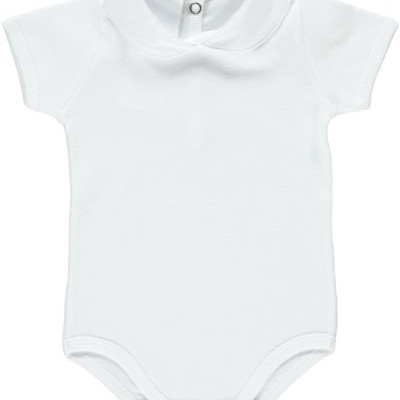 Body de bebé branco com gola redonda e fecho