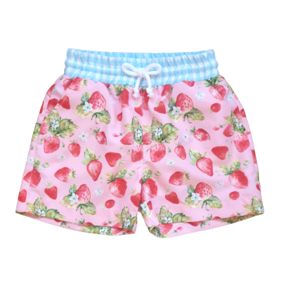 Calções de criança com padrão de morangos vermelhos e flores brancas em fundo rosa