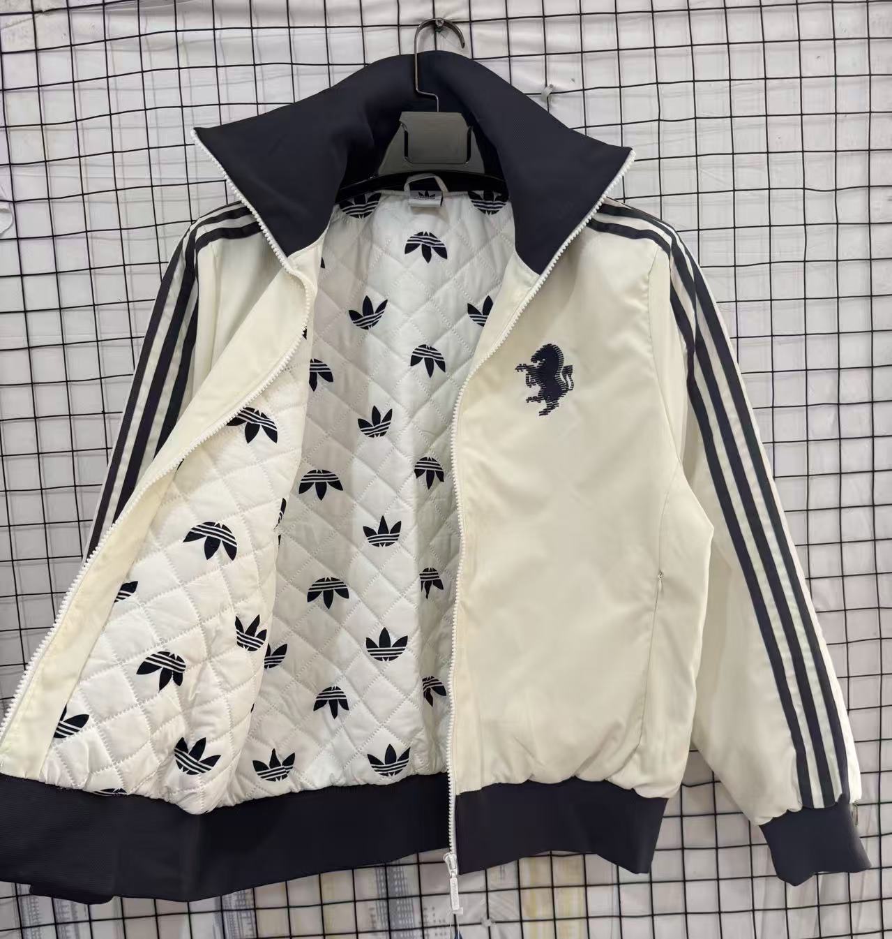 Casaco Trench Coat Juventus Off-White | Cole&ccedil;&atilde;o 24/25