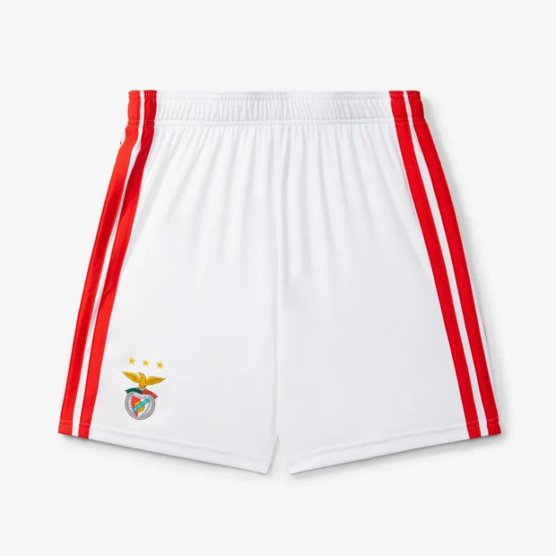Calções de desporto brancos com riscas vermelhas e emblema SL Benfica