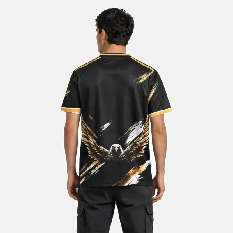 Camisola Benfica Vers&atilde;o Especial &ndash; &Aacute;guia Estampada (Preto e Dourado)