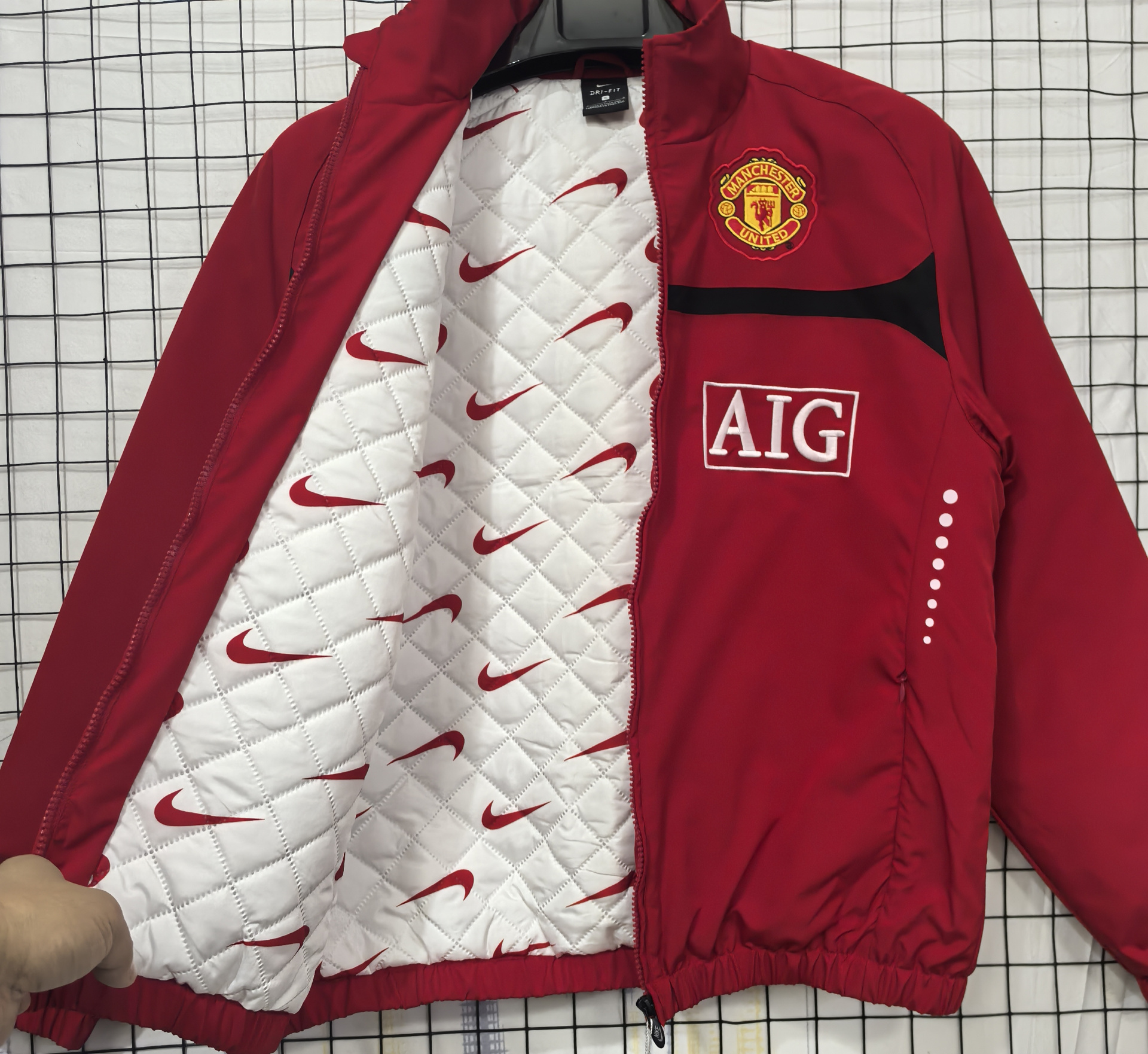Casaco Manchester United 10/11 Vermelho &mdash; Modelo Retr&ocirc;