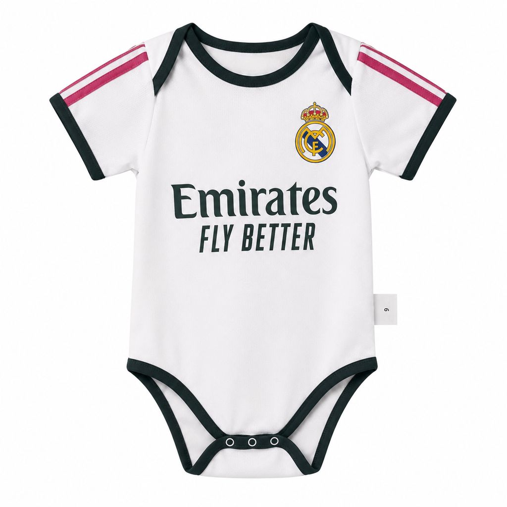Body para bebé branco com logotipo do Real Madrid e texto Emirates FLY BETTER