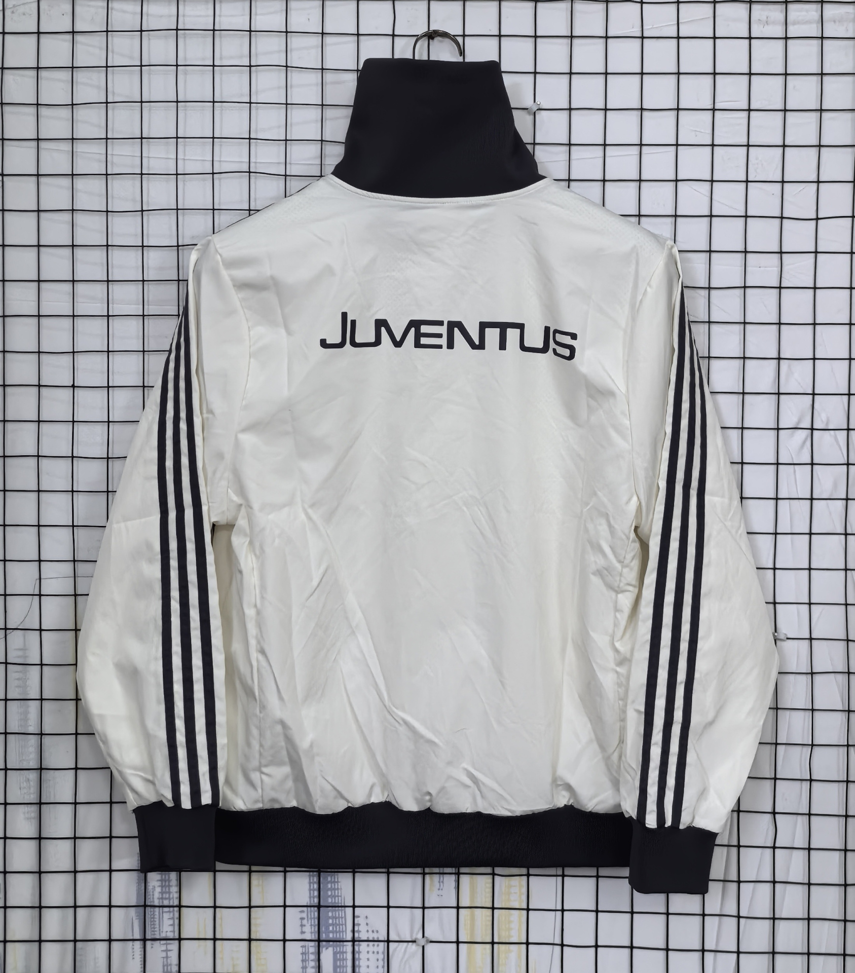 Casaco Trench Coat Juventus Off-White | Cole&ccedil;&atilde;o 24/25